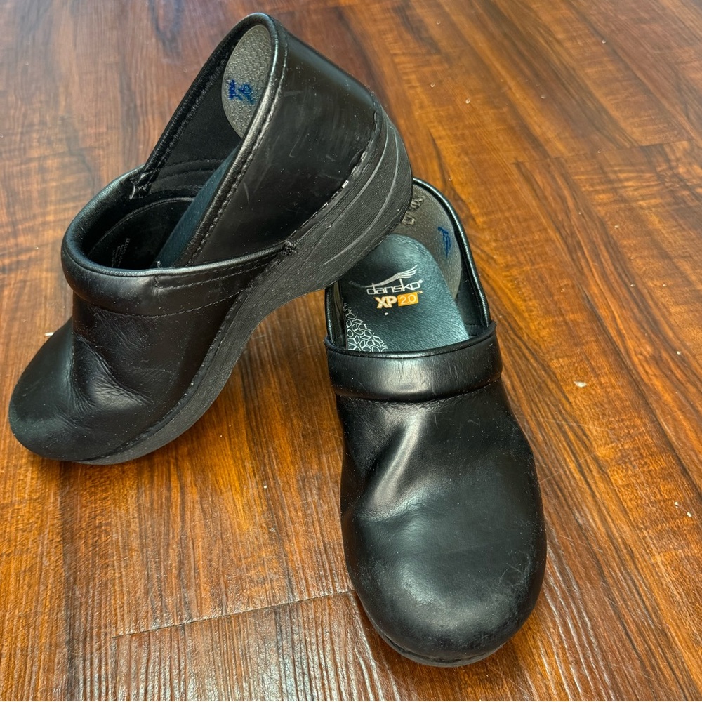 Black LT Pro 2.0 Dansko Size 37 or Women’s Size 6.5
